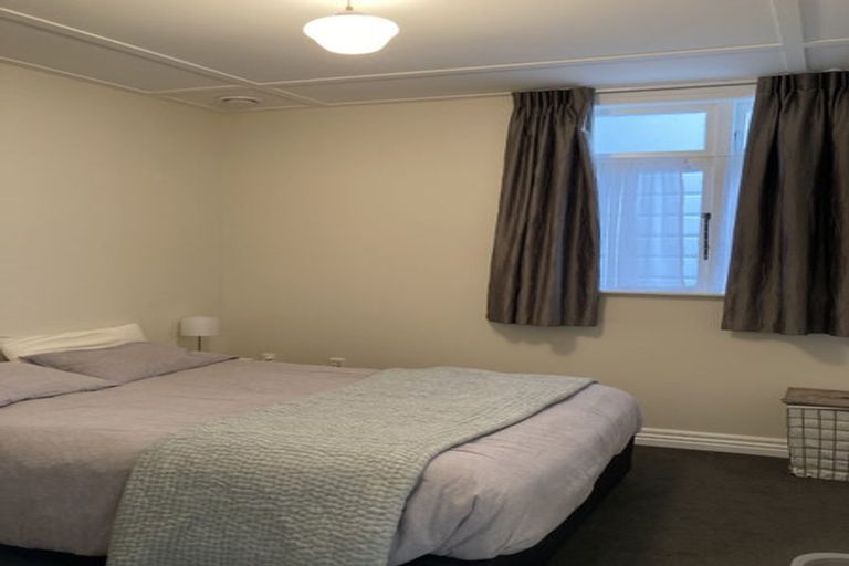 Photo of property in 74 Wright Street, Mount Cook, Wellington, 6021