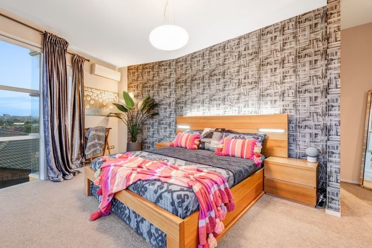 Photo of property in 21 Grand Drive, Orewa, 0931