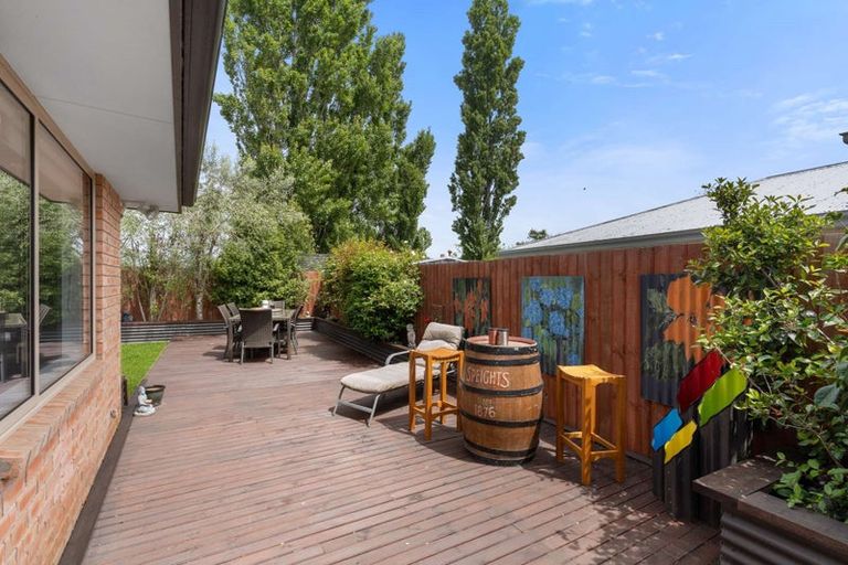 Photo of property in 15 Mataroa Place, Parklands, Christchurch, 8083