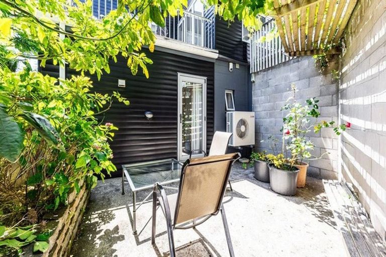 Photo of property in 17u2 Blackbridge Road, Wadestown, Wellington, 6012