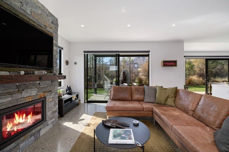 Photo of property in 1 Appin Court, Jacks Point, Queenstown, 9371