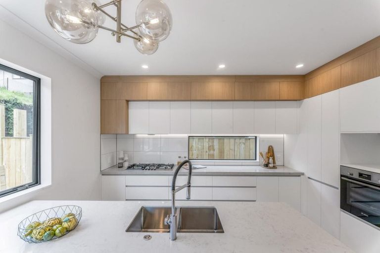 Photo of property in 28 Matahae Drive, Flat Bush, Auckland, 2019