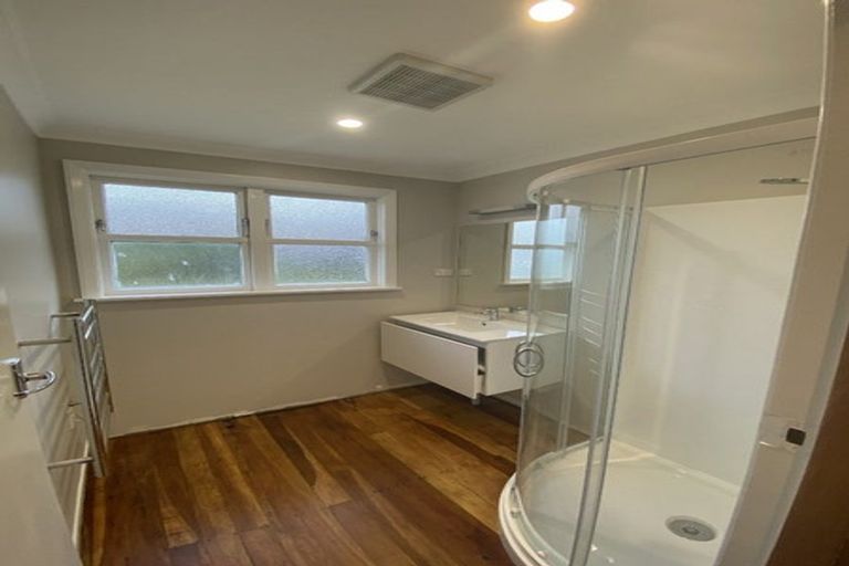 Photo of property in 148 Main Road, Tawa, Wellington, 5028