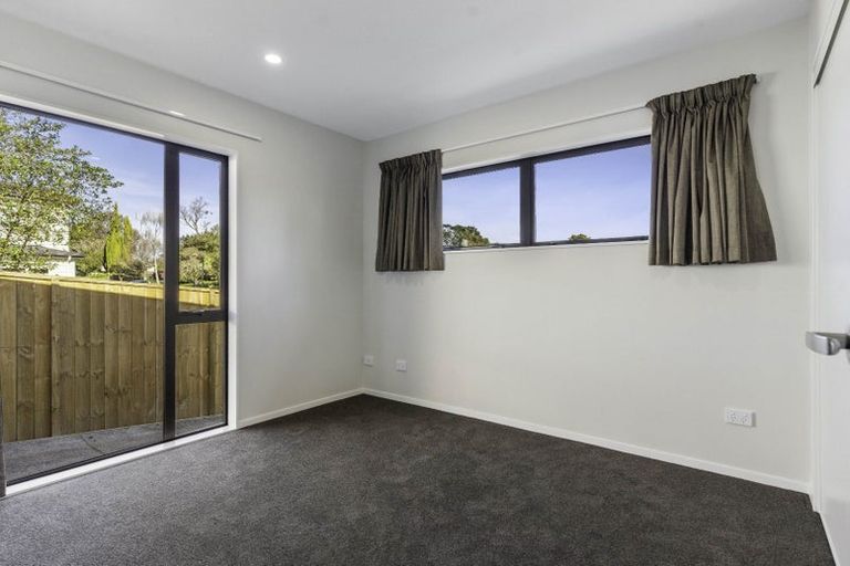 Photo of property in 41 Kingdale Road, Henderson, Auckland, 0610