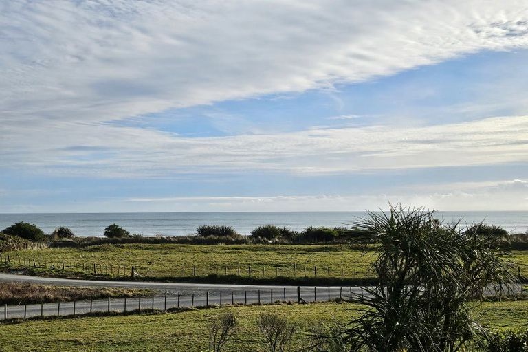 Photo of property in 21 Karoro Place, Karoro, Greymouth, 7805