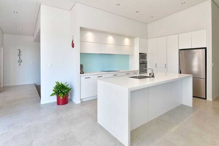 Photo of property in 38 Manhattan Rise, Orewa, 0931