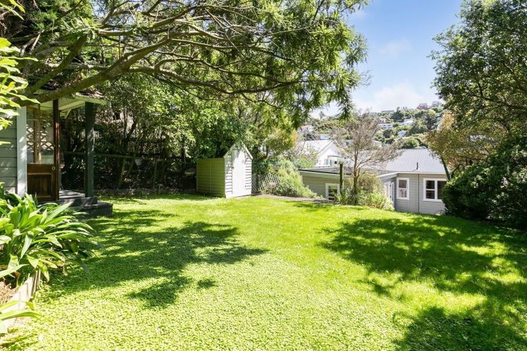 Photo of property in 71 Severn Street, Island Bay, Wellington, 6023