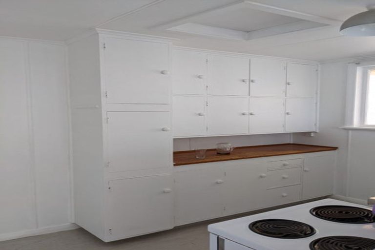 Photo of property in 9 Temuera Street, Otaki, 5512