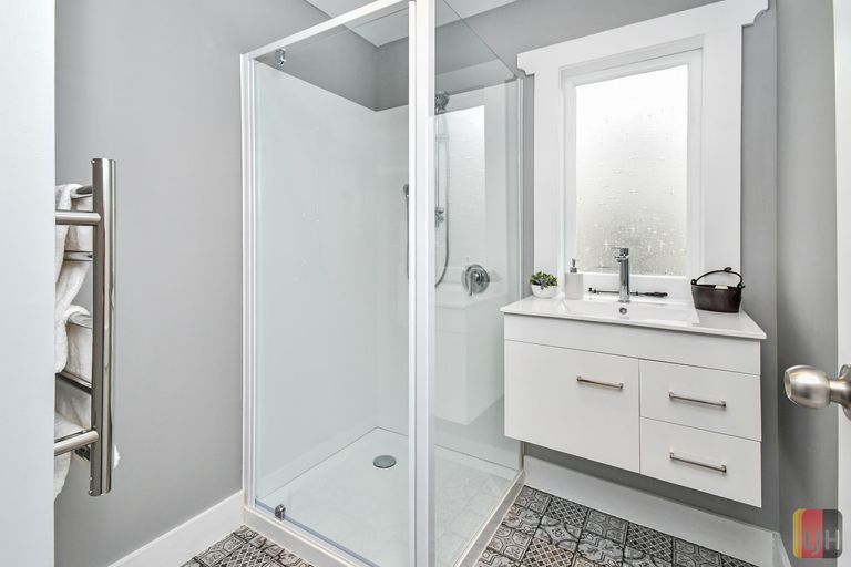 Photo of property in 1/24 Great South Road, Papakura, 2110