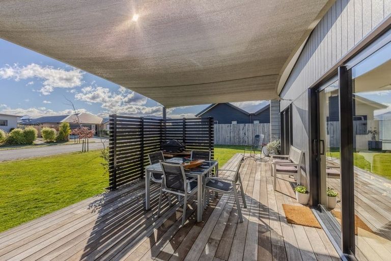 Photo of property in 20 Pounamu Avenue, Albert Town, Wanaka, 9305