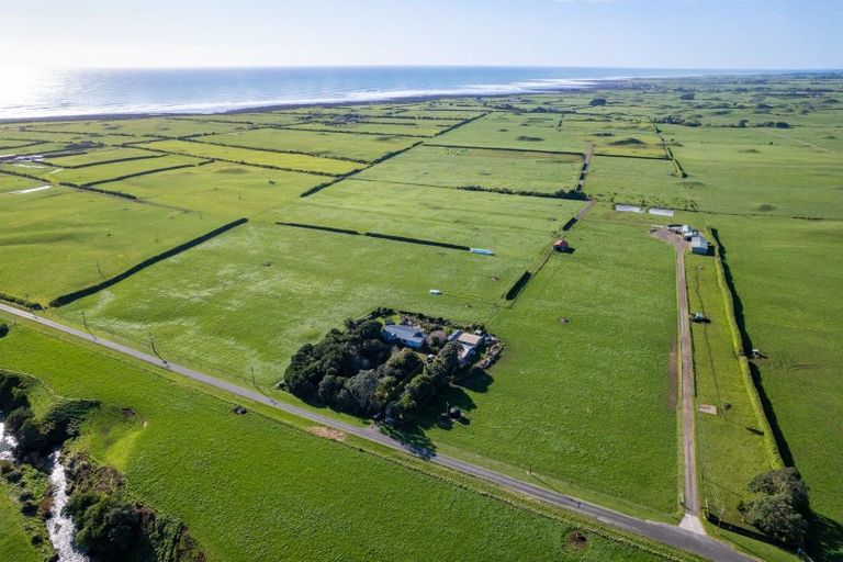 Photo of property in 306 Pungarehu Road, Pungarehu, 4685