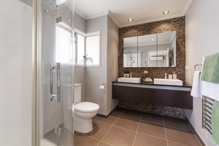 Photo of property in 17 Spinnaker Drive, Te Atatu Peninsula, Auckland, 0610