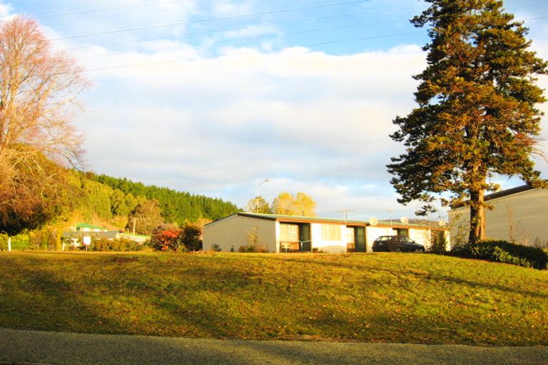 Photo of property in 42 Copinsha Street, Palmerston, 9430