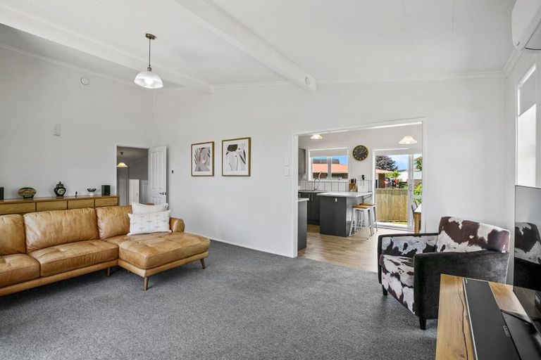Photo of property in 57 Manu Crescent, Upper Vogeltown, New Plymouth, 4310