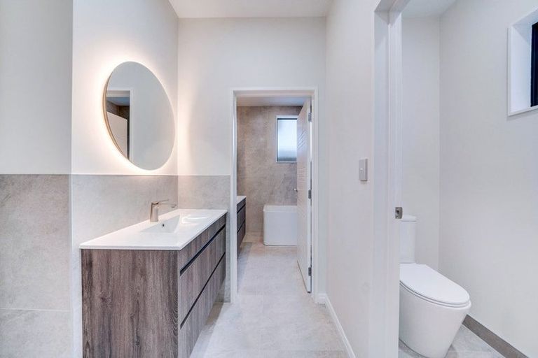 Photo of property in 8 Evergreen Parade, Rosehill, 2113