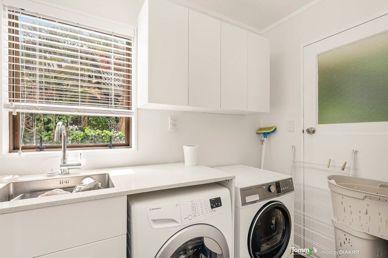 Photo of property in 5b Ranikhet Way, Khandallah, Wellington, 6035