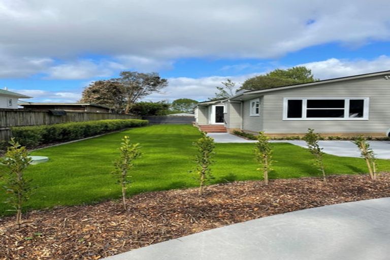 Photo of property in 51 Cambridge Road, Riverhead, 0820