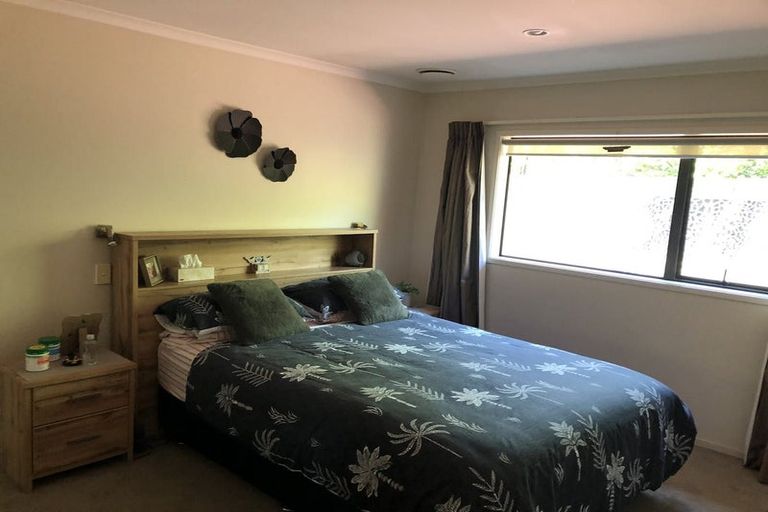 Photo of property in 15a Akehurst Avenue, New Lynn, Auckland, 0600