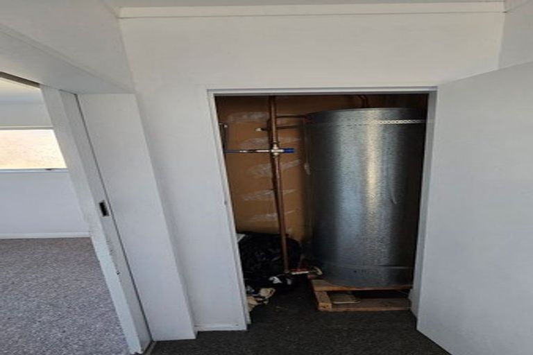 Photo of property in 10 Middlesex Place, Northland, Wellington, 6012