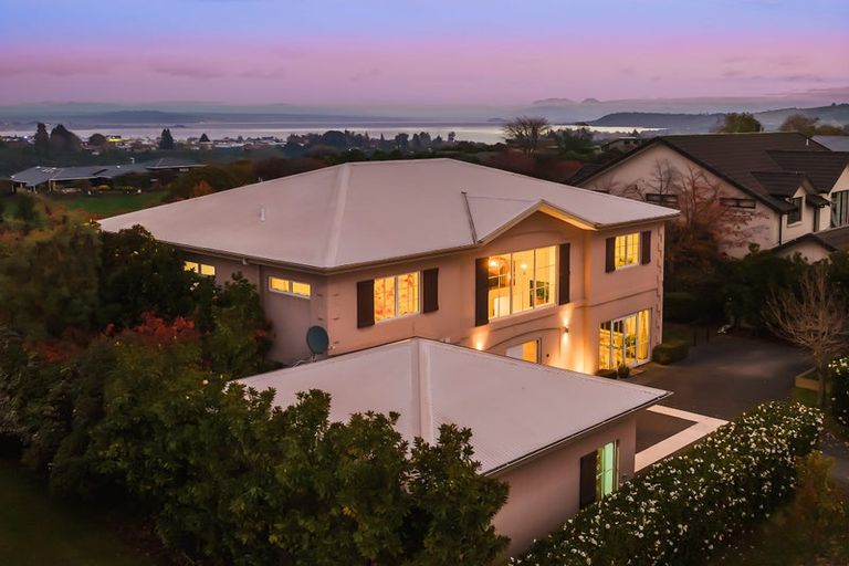 Photo of property in 18 Chateau Crescent, Rangatira Park, Taupo, 3330