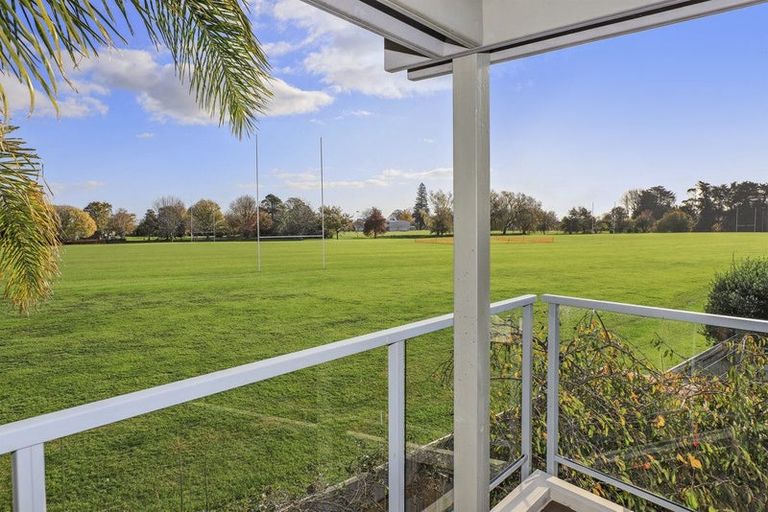 Photo of property in 1/19 Havelock Road, Havelock North, 4130