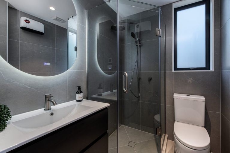 Photo of property in 12a Kowhai Road, Campbells Bay, Auckland, 0630