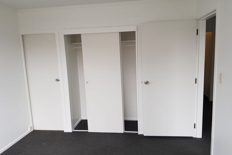 Photo of property in 28-28b Jane Grove, Paparangi, Wellington, 6037