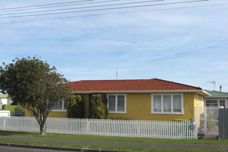 Photo of property in 53 Polson Street, Castlecliff, Whanganui, 4501
