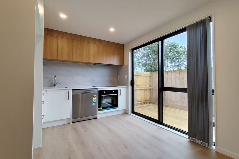 Photo of property in 76 Mcleod Road, Te Atatu South, Auckland, 0610