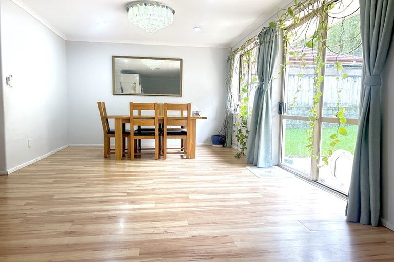 Photo of property in 7 Fernbank Lane, Greenhithe, Auckland, 0632