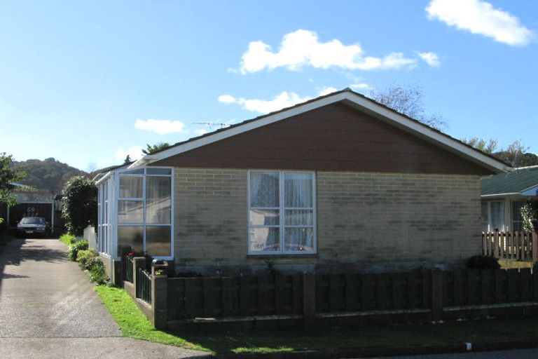 Photo of property in 6b Kumeroa Grove, Wainuiomata, Lower Hutt, 5014