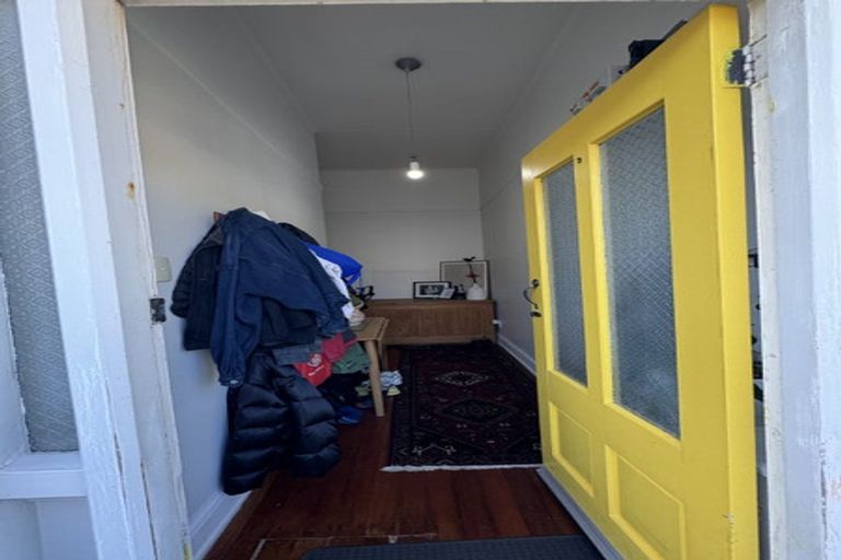 Photo of property in 166 Daniell Street, Newtown, Wellington, 6021