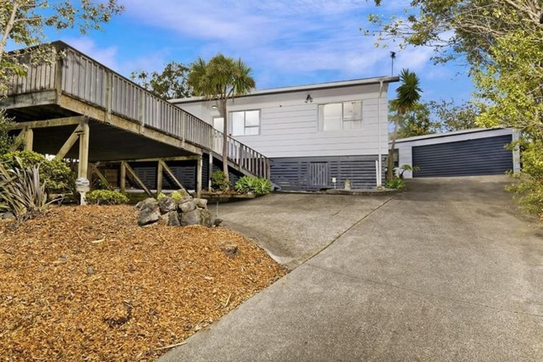 Photo of property in 19 Imperial Place, Henderson, Auckland, 0612