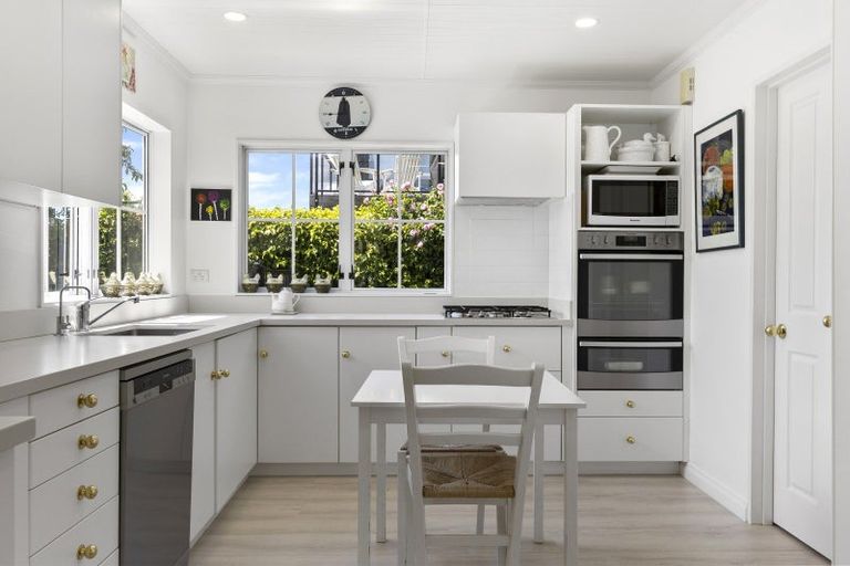 Photo of property in 2/18 Pipi Street, Two Mile Bay, Taupo, 3330