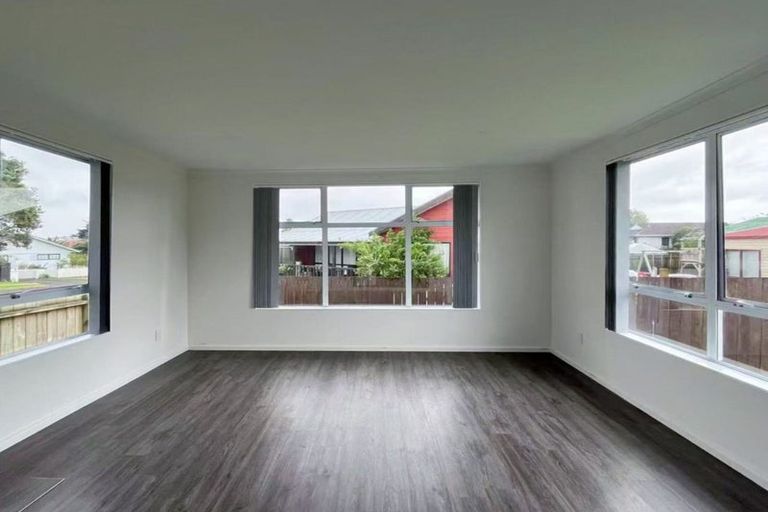 Photo of property in 3 Rukumoana Place, Clendon Park, Auckland, 2103