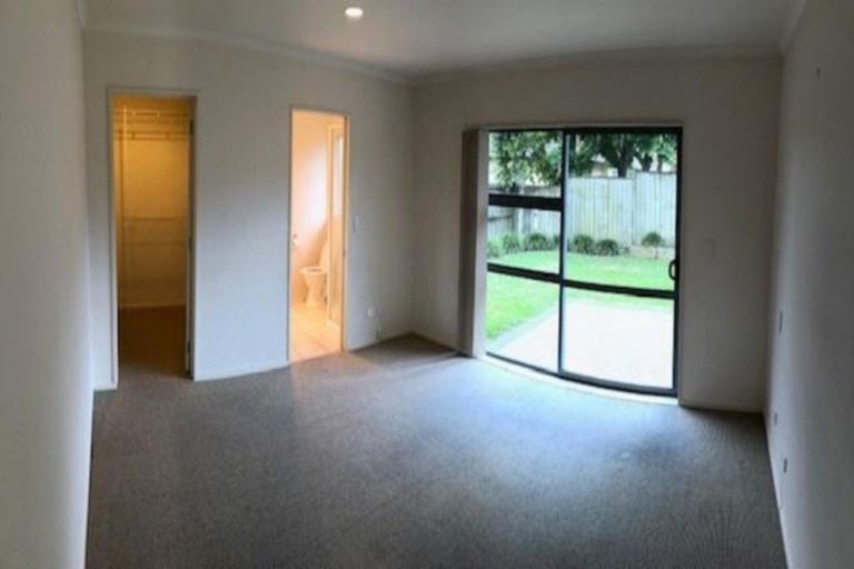 Photo of property in 12 Glastry Close, East Tamaki Heights, Auckland, 2016