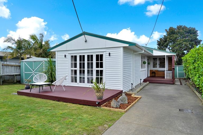 Photo of property in 88 Taikata Road, Te Atatu Peninsula, Auckland, 0610