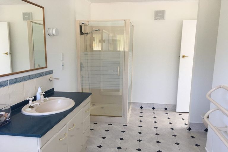 Photo of property in 3a Sydenham Street, Northland, Wellington, 6012