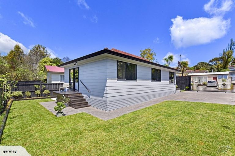 Photo of property in 174 Solar Road, Glen Eden, Auckland, 0602