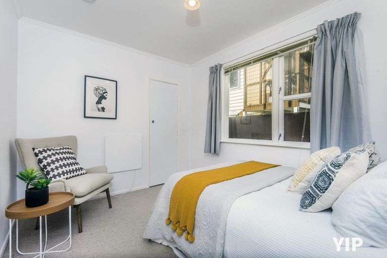 Photo of property in 23 Omega Street, Newlands, Wellington, 6037