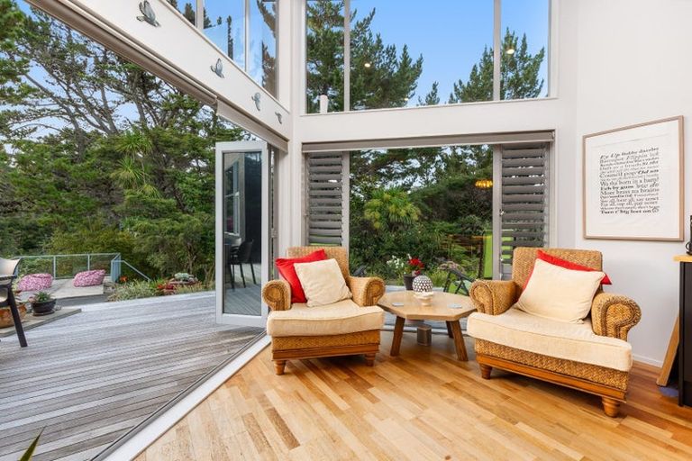 Photo of property in 84a Scott Road, Stanmore Bay, Whangaparaoa, 0932