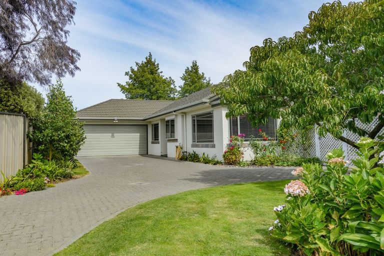 Photo of property in 12 Flemington Place, Taradale, Napier, 4112