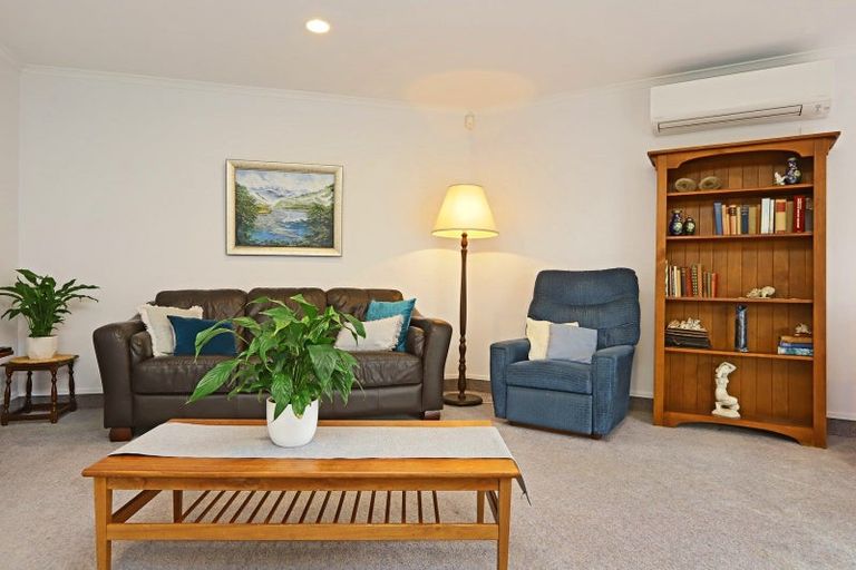 Photo of property in 3 Knightsbridge Place, Taradale, Napier, 4112