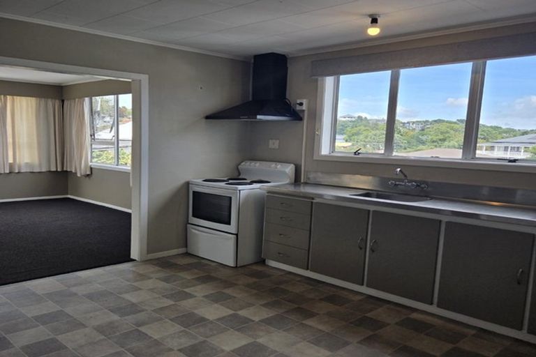 Photo of property in 2/323 Saint Aubyn Street, New Plymouth, 4310
