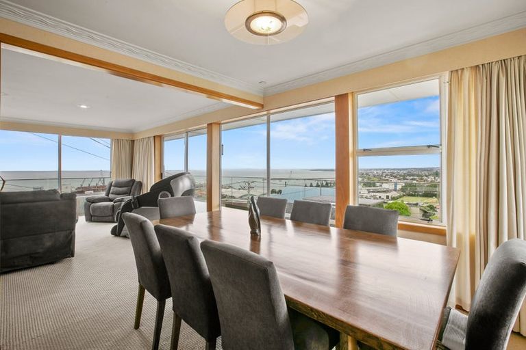 Photo of property in 11 Findlay Street, Moturoa, New Plymouth, 4310