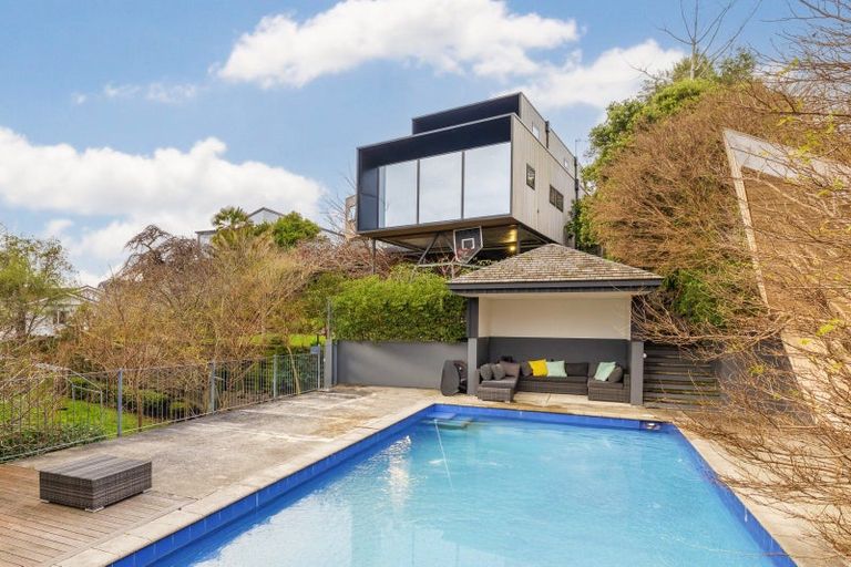 Photo of property in 26 Hackthorne Road, Cashmere, Christchurch, 8022