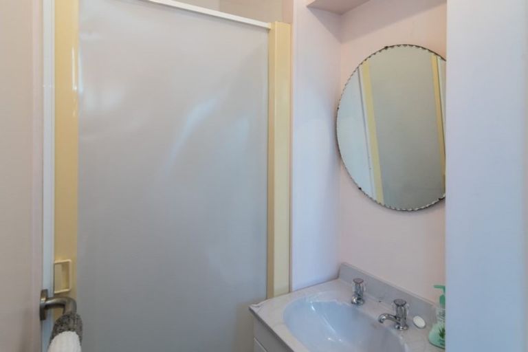 Photo of property in 64 Kapanui Road, Waikanae, 5036