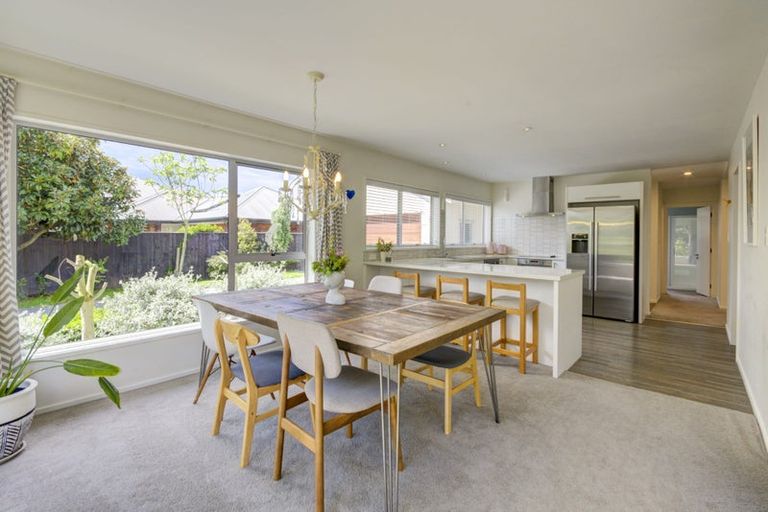 Photo of property in 6 Franklin Drive, Rangiora, 7400