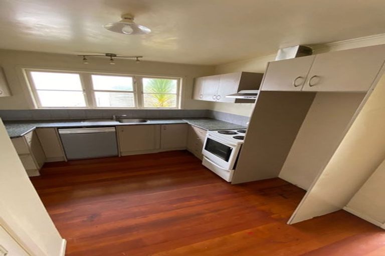 Photo of property in 71 Glendale Road, Glen Eden, Auckland, 0602