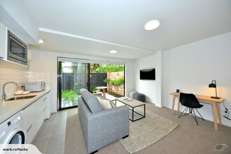 Photo of property in 4/22 Peterborough Street, Christchurch Central, Christchurch, 8013